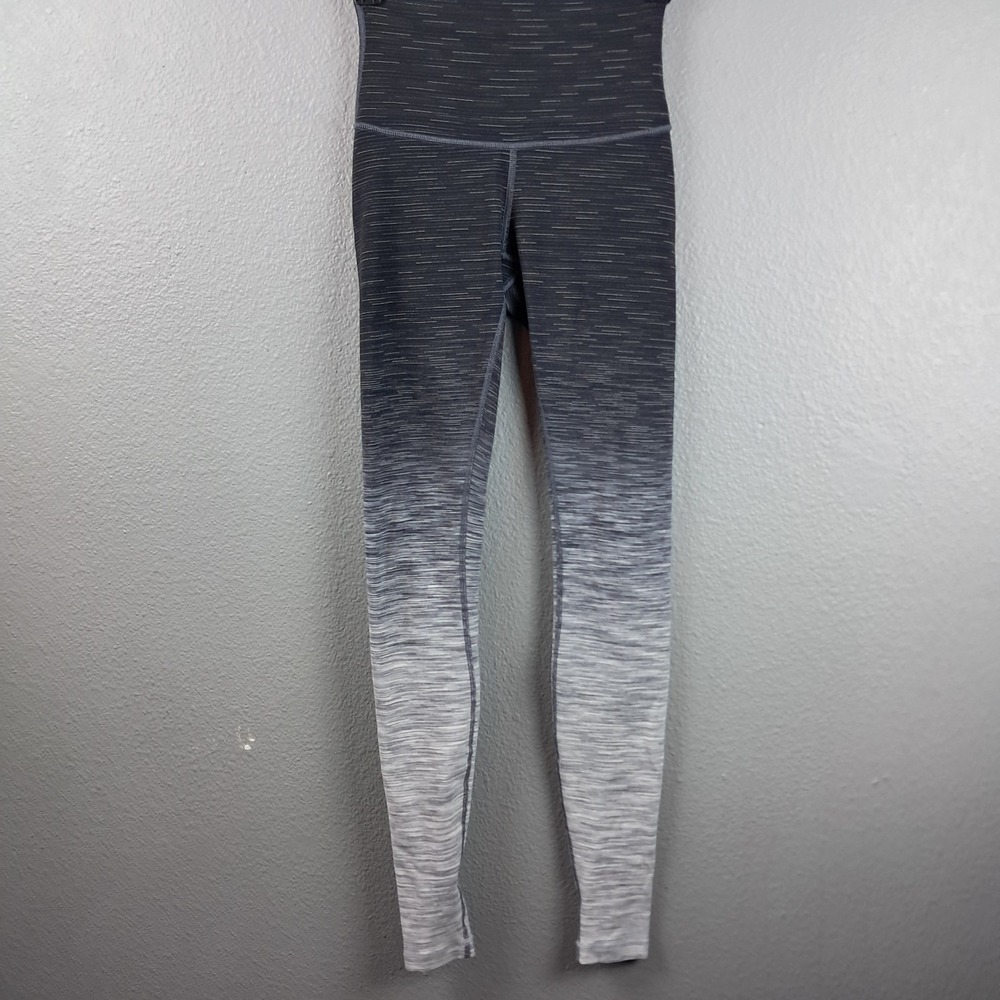 Lululemon Women's Wunder Under Striped Ombre Leggings 32" Inseam Black‎ White
